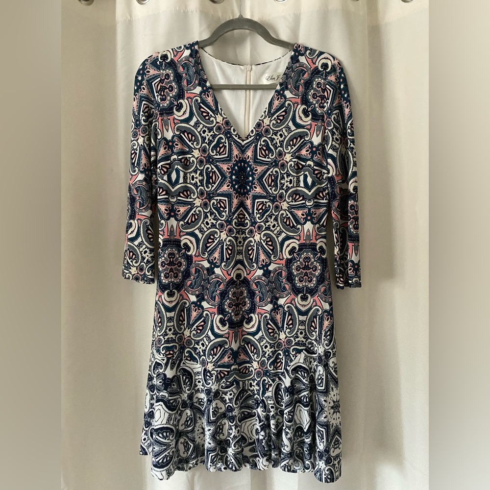 Comfy yet classy blue with pink and crème dress. Perfect for a sunny day!